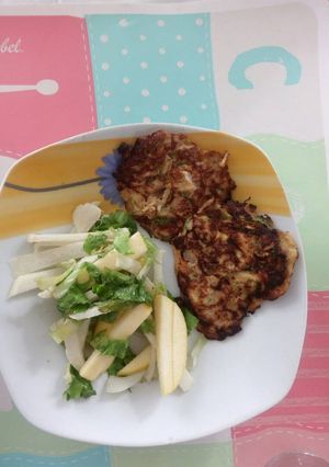 Una foto de Tortitas de calabaza con pollo y queso