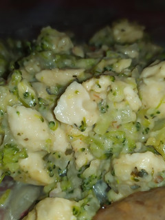 Una foto de 🍗Pollo con salsa de brócoli 🥦