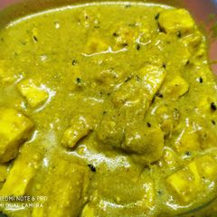 A picture of Dahi dhaniya paneer.