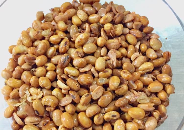 Bagaimana Menyiapkan Kacang Kedelai Goreng, Sempurna