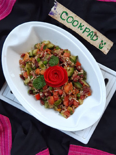 A picture of Saucy Chicken Tikka Salad.