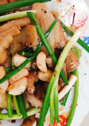 Hình của món Chân gà hấp tỏi.