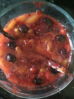 A picture of Black and green grapes chutney.