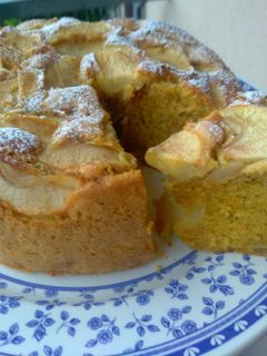 Foto di Torta di mele e nocciole