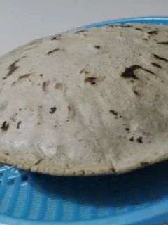 જુવાર બાજરી નો કાઠીયાવાડી રોટલો(Juwar Bajri Rotlo recipe in Gujarati) રેસીપી મુખ્ય ફોટો