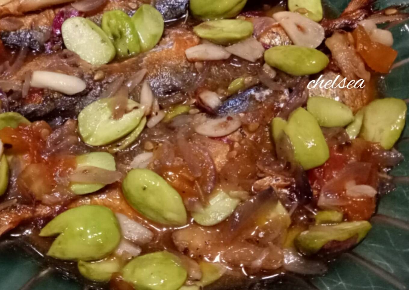 Tumis ikan asin peda