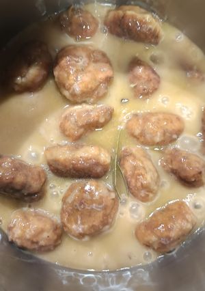 Una foto de Albóndigas con Patatas en Salsa