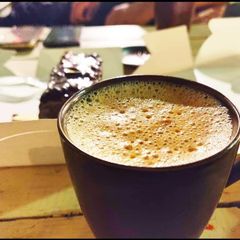 A picture of Dalgona tea.