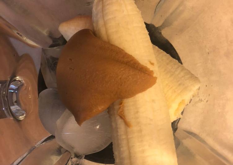 Maddie’s Peanut Butter Banana Workout Smoothie