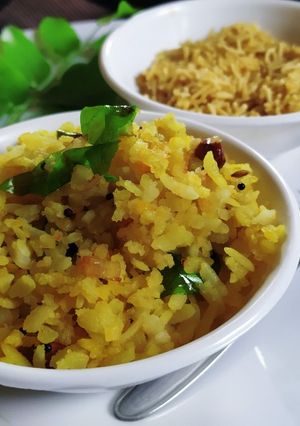 A picture of Flattened rice poha.