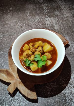 A picture of Vrat wale makhana aloo.