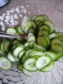 Gyors uborka saláta recept fotója