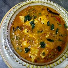 A picture of Dahi paneer curry.
