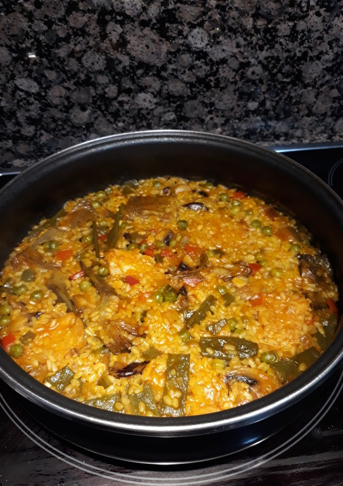 Una foto de Arroz seco con bacalao y 10 verduras