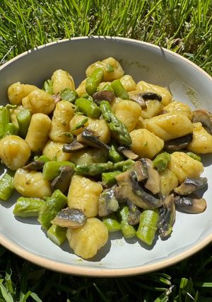 Une photo de Curry de gnocchis aux asperges