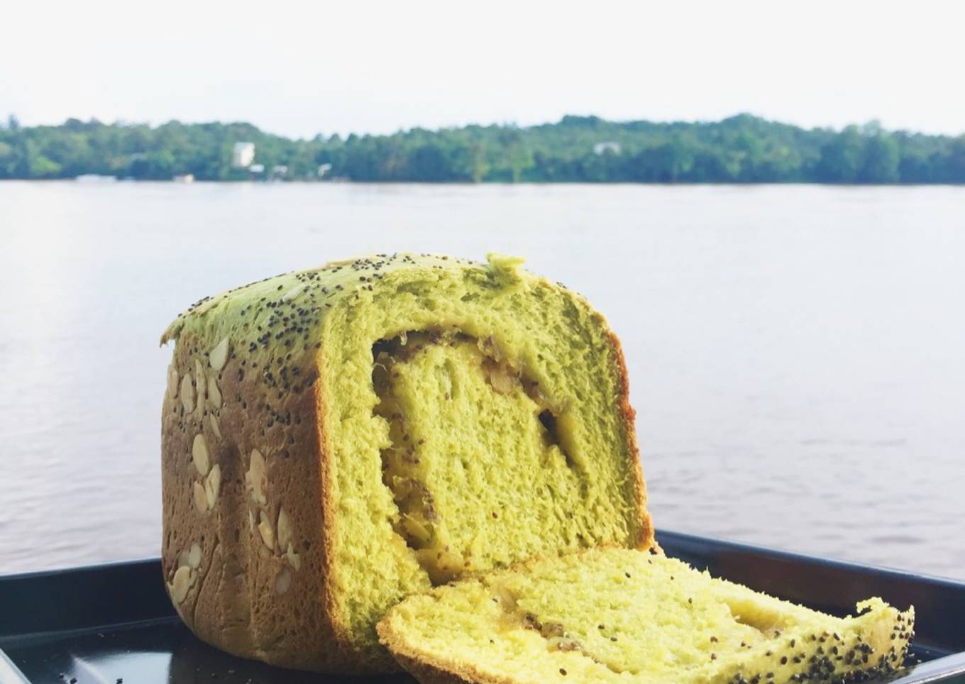 Roti manis gandum (wholemeal sweet bread with pinapple jam)