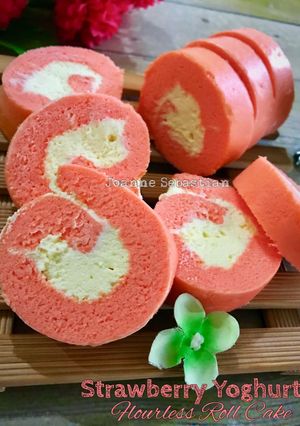 Foto resep Strawberry Yoghurt Flourless Roll Cake -Keto
