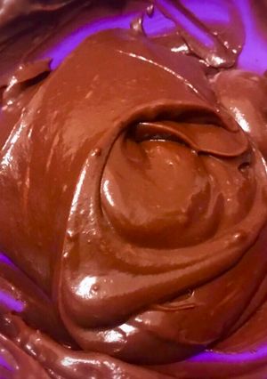 Una foto de Ganache de chocolate al microondas más fácil del mundo y económico (tipo puddin🤤) en 5 minutos