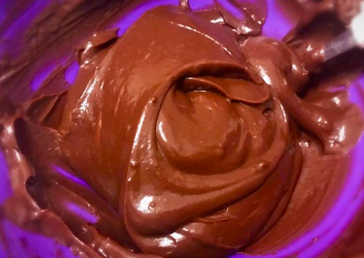 Ganache de chocolate con cacao en polvo