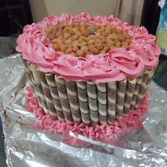 A picture of Wafers sticks cake.