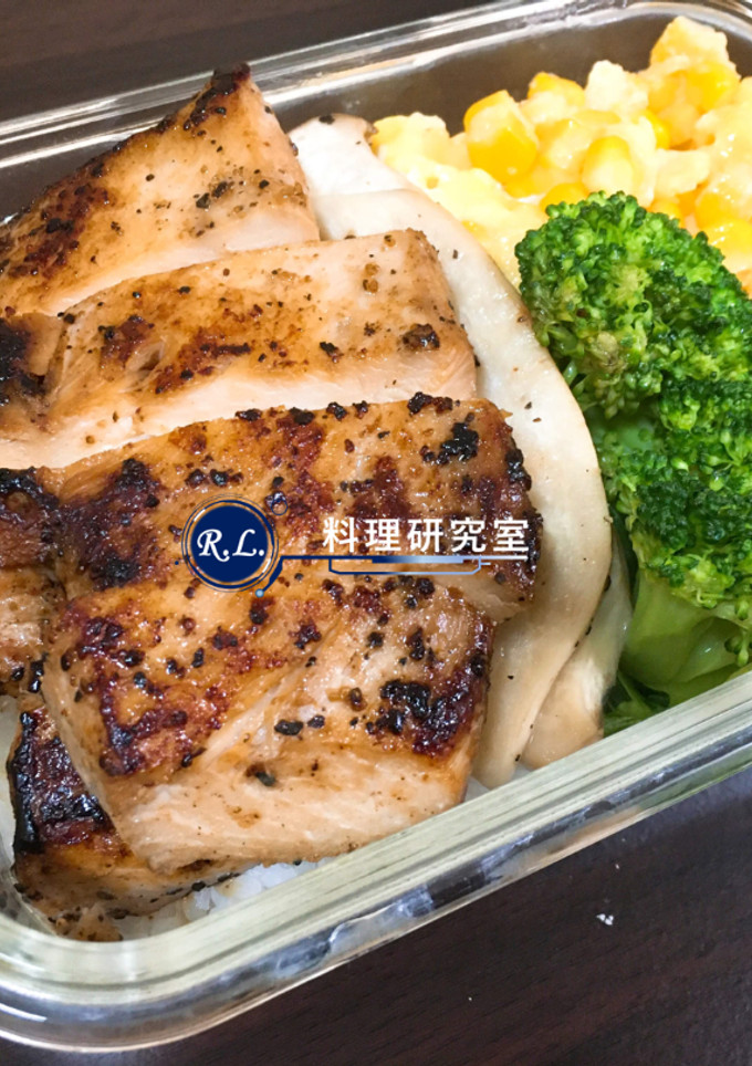 【一鍋到底】醬燒胡椒雞胸便當 的食譜成品照片
