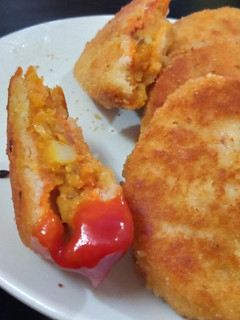 ब्रेड कटलेट (Bread cutlet recipe in Hindi) रेसिपी मुख्य फोटो