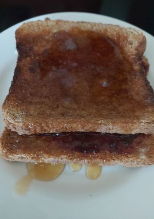 A picture of My Sweet Toast Breakfast. 😜.
