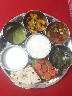 शाकाहारी भोजन (आलू स्टू)के साथ रेसिपी मुख्य फोटो