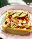 Pincho de tomate cherry y ventresca con crema balsámica de manzana verde