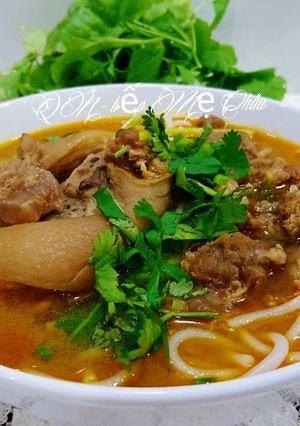 Hình của món Bún bò Huế.