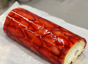 草莓果凍蛋糕卷 的食譜成品照片