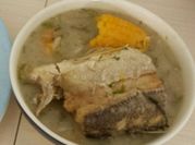 Una foto de yuca pescado