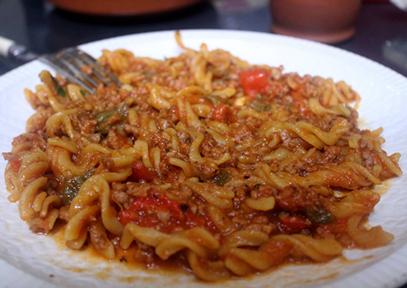 Hélices de lentejas rojas con boloñesa