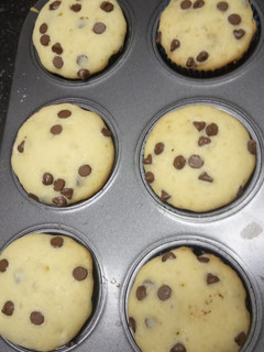 Una foto de Muffins de vainilla con chispas de chocolate