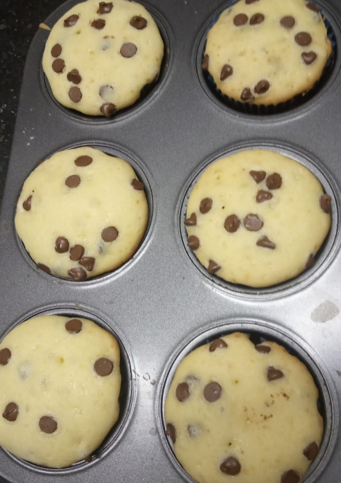 Una foto de Muffins de vainilla con chispas de chocolate