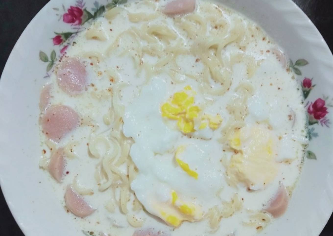 Indomie kuah susu