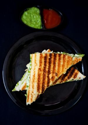A picture of Ghughra Sandwich.