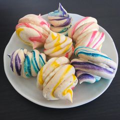 A picture of Fun-Colored Swirl Meringues.