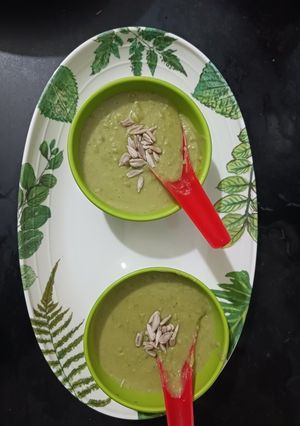A picture of Thick Peas & Mint soup.