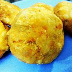 A picture of Onion Kachori.