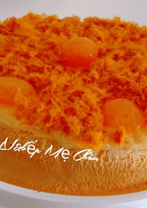 Hình của món Bánh bông lan trứng muối chà bông heo cay.