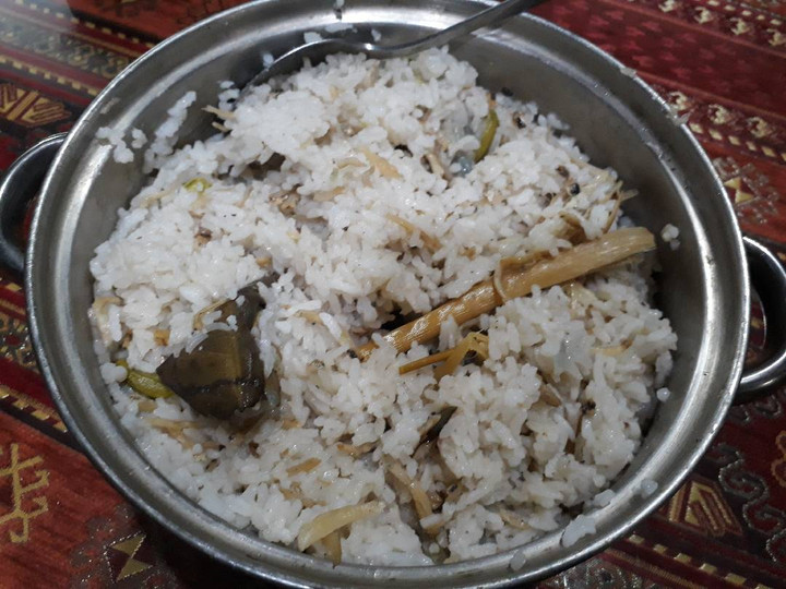 Bagaimana Menyiapkan Nasi liwet yang Menggugah Selera