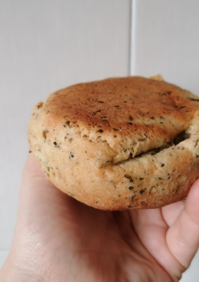 Una foto de Pan de almendras y queso