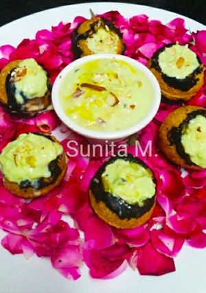 A picture of Paan Basundi cups.