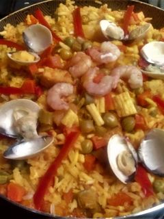 Una foto de Paella de Mariscos y Verduras