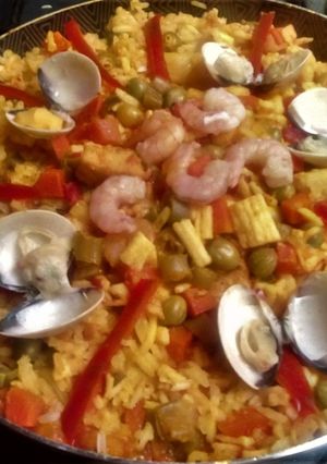 Una foto de Paella de Mariscos y Verduras