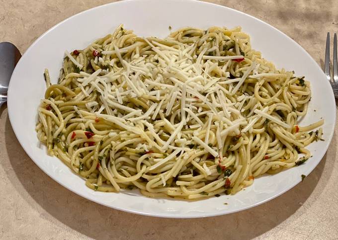 Recipe of Homemade Scarlet’s Aglio e Olio Spaghetti (Vegan) - From the movie Chef for Lunch Food