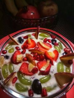 फ्रूट रायता(fruit raita recipe in hindi) रेसिपी मुख्य फोटो