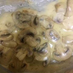 A picture of Mushroom Sauce.