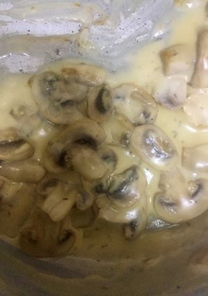 A picture of Mushroom Sauce.